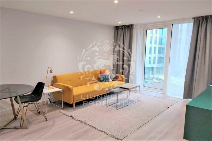 1 Bedroom Apartment To Rent In The Shoreline Building, Newnton Close, N4