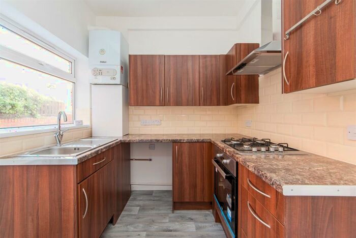 2 Bedroom Flat To Rent In Selbourne Street, South Shields, Tyne And Wear, NE33