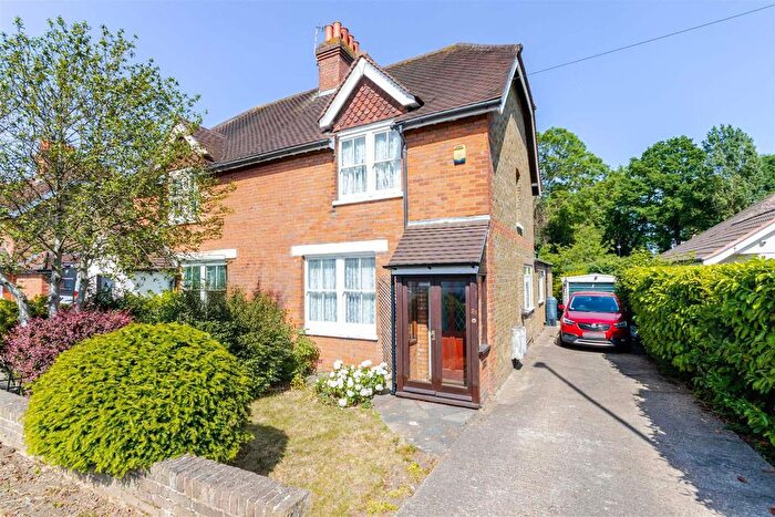3 Bedroom Semi-Detached House For Sale In Long Lane, Ickenham, UB10