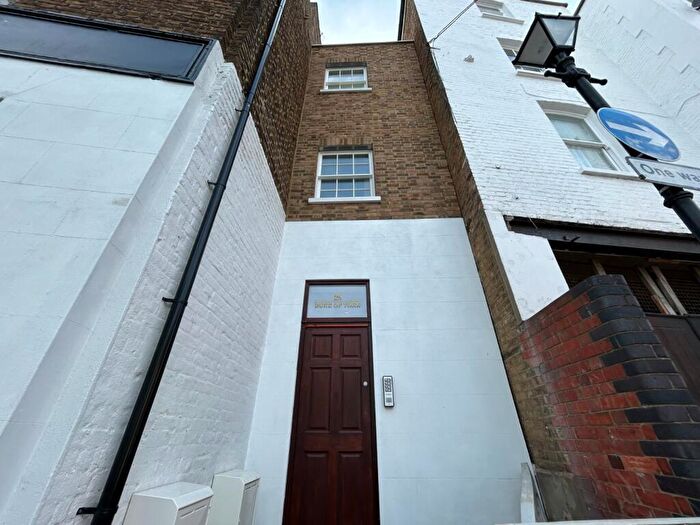 3 Bedroom Flat To Rent In Addington Street, Ramsgate, Kent, CT11