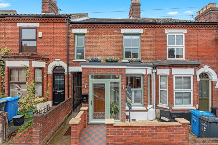 3 Bedroom Terraced House For Sale In Pelham Road, Norwich, NR3