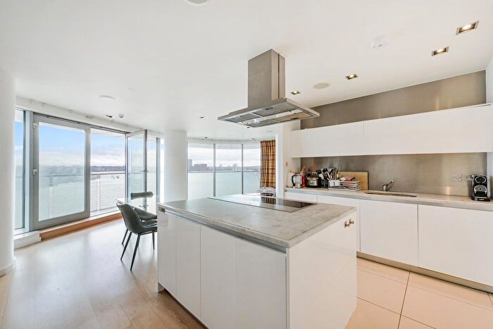 3 Bedroom Flat For Sale In New Providence Wharf, Fairmont Avenue, E14