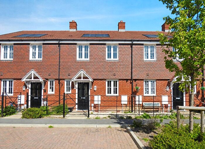 3 Bedroom Terraced House For Sale In Wheatear Road, Botley, Southampton, SO32