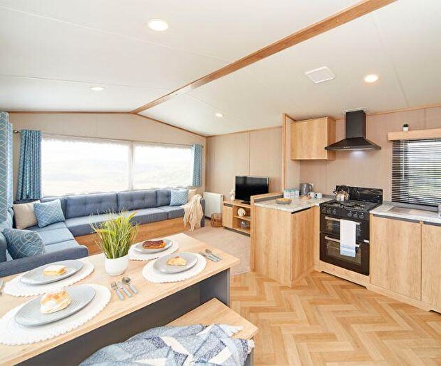 2 Bedroom Park Home For Sale In Hoburne Bashley Holiday Park, BH25