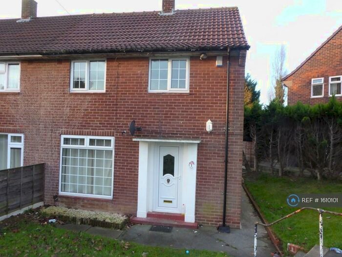 2 Bedroom Semi-Detached House To Rent In Barncroft Gardens, Leeds, LS14