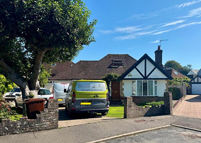 2 Bedroom Chalet To Rent In Tudor Close, Findon, BN14