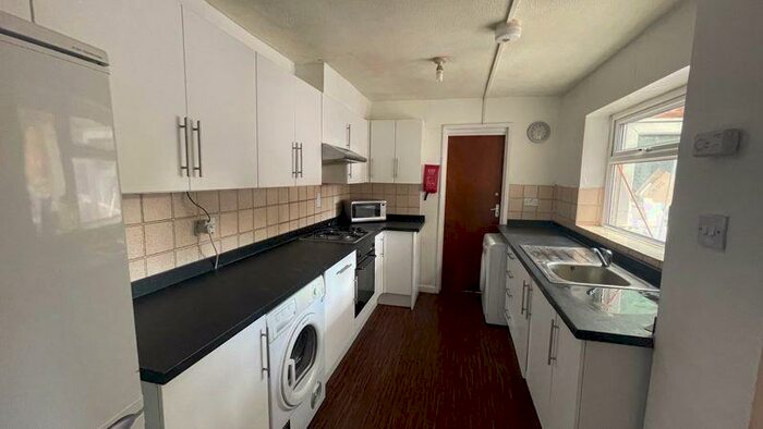 5 Bedroom House Of Multiple Occupation To Rent In Swenson Avenue, Nottingham, NG7