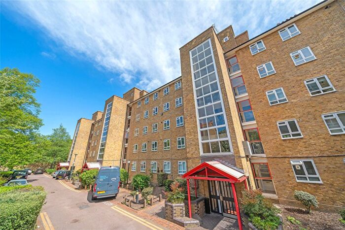 2 Bedroom Flat For Sale In Esher Gardens, Southfields, London, SW19