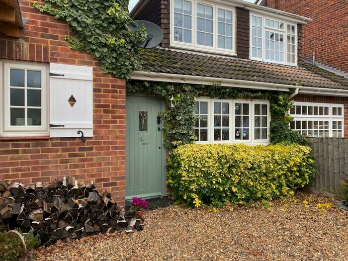 1 Bedroom Apartment To Rent In Tilt Road, Cobham, Surrey, KT11