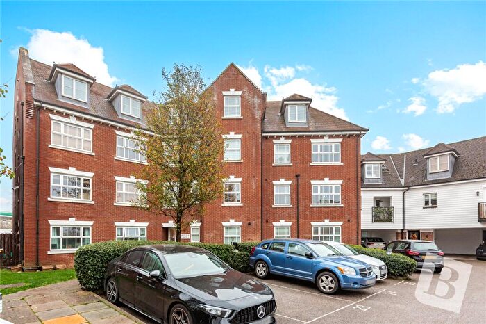 2 Bedroom Apartment For Sale In Walter Mead Close, Ongar, Essex, CM5