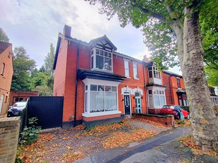 6 Bedroom Semi Detached House To Rent In Lonsdale Road, Penn Fields, Wolverhampton, WV3
