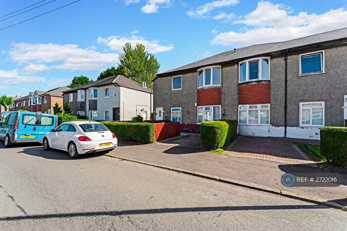 3 Bedroom Flat To Rent In Muirdrum Avenue, Glasgow, G52