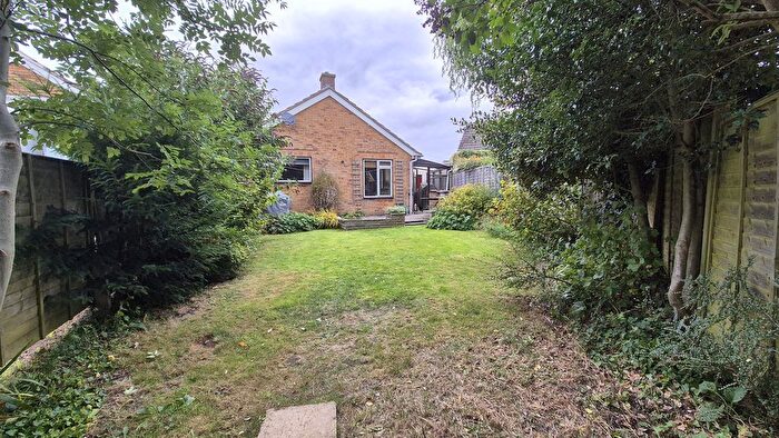 3 Bedroom Detached Bungalow For Sale In Sutcliffe Drive, Harbury, CV33