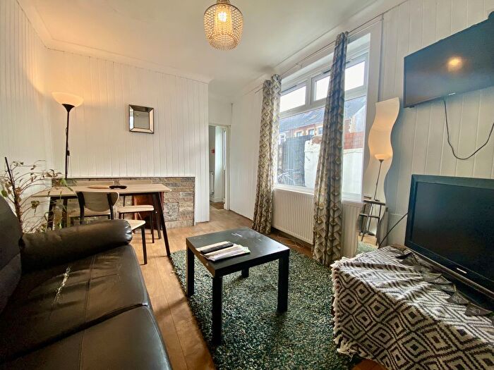 7 Bedroom Property To Rent In Plasnewydd Place, Roath, Cardiff, CF24