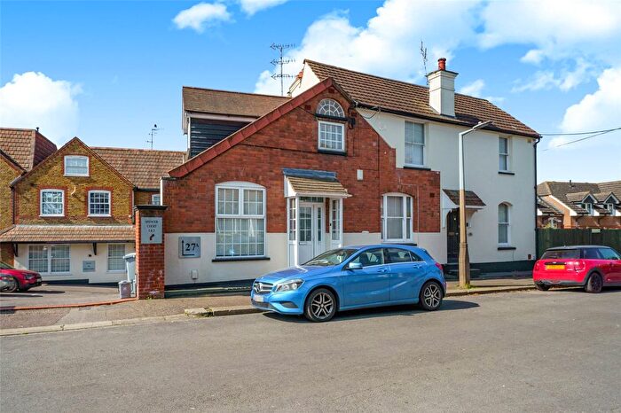 2 Bedroom End Terrace House For Sale In Highfield Road, Bushey, Hertfordshire, WD23
