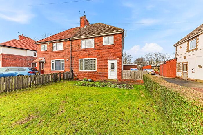3 Bedroom Semi Detached House For Sale In North Crescent, South Elmsall, WF9