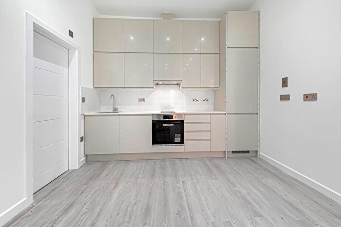 Flat To Rent In Canfield Gardens, South Hampstead, NW6