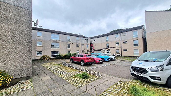 2 Bedroom Flat To Rent In Oak Road, Cumbernauld, G67