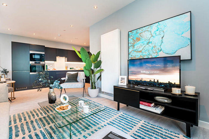 3 Bedroom Apartment For Sale In Fielders Quarter Fielders Crescent Barking London, IG11