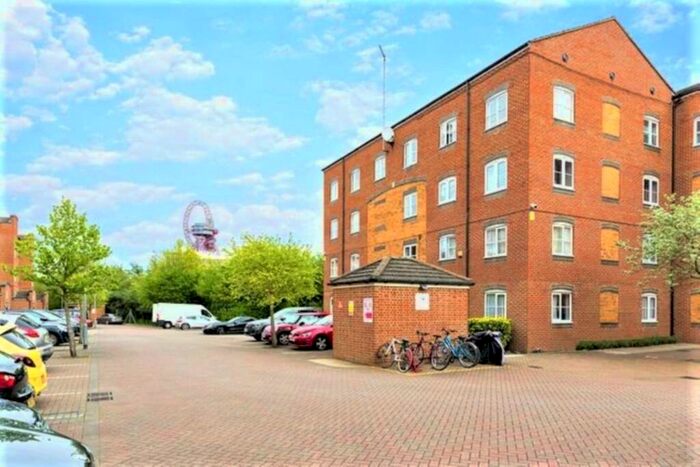1 Bedroom Apartment To Rent In Otter Close, Stratford, E15