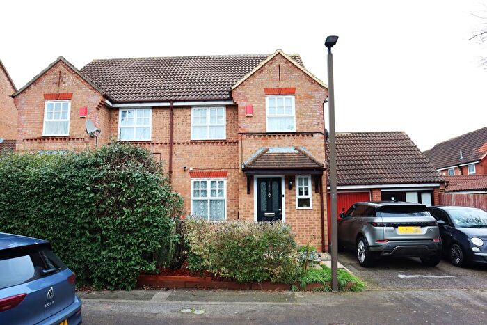 3 Bedroom Semi-Detached House To Rent In Kirkstall Place, Oldbrook, Milton Keynes, Buckinghamshire, MK6