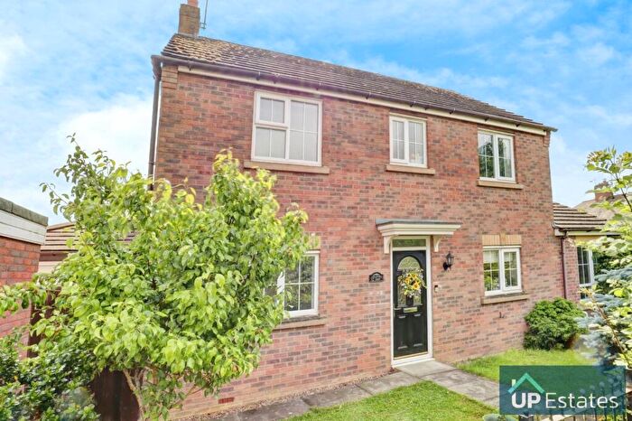 3 Bedroom Detached House For Sale In Hatters Court, Bedworth, CV12