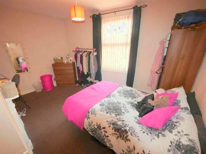 3 Bedroom Terraced House To Rent In Royal Park Road, Hyde Park, Leeds, LS6