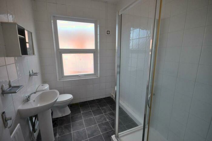 4 Bedroom Terraced House To Rent In Raven Road, Hyde Park, Leeds, LS6