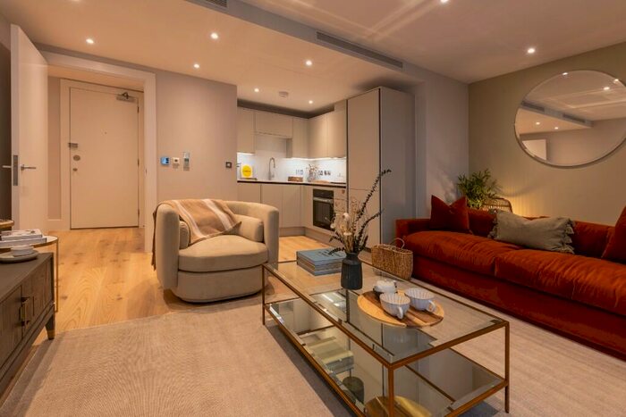 2 Bedroom Apartment To Rent In Flat, Baker Street, London, NW1