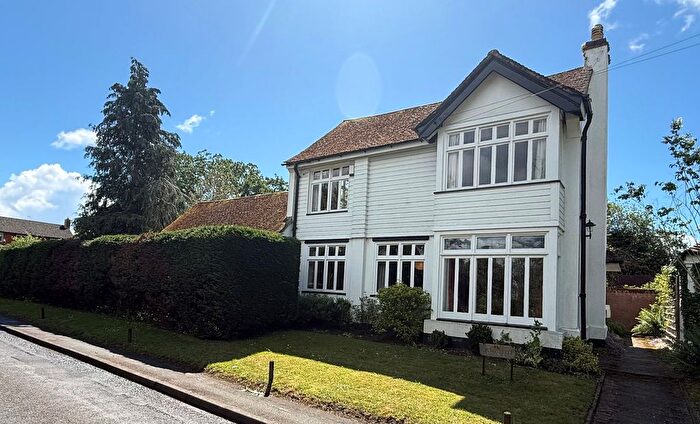3 Bedroom Detached House For Sale In Forest Road, Binfield, Berkshire, RG42