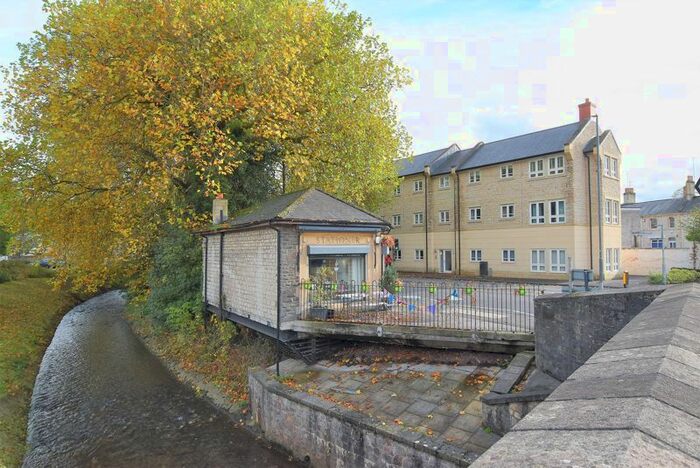 2 Bedroom Flat For Sale In Frome Road, Radstock, BA3