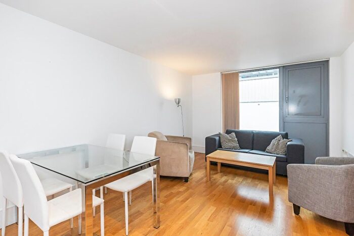 2 Bedroom Flat To Rent In Stadium Mews, Highbury, N5