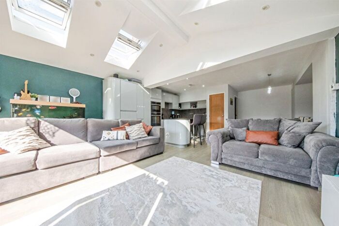 5 Bedroom Semi-Detached House For Sale In Long Meadows, Harwich, CO12