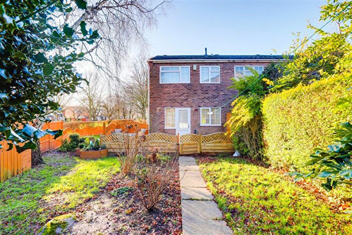 2 Bedroom End Of Terrace House To Rent In Spinningdale, Arnold, Nottinghamshire, NG5