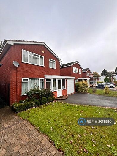 3 Bedroom Flat To Rent In Greenside, Birmingham, B17