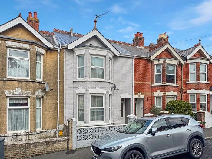 3 Bedroom Terraced House For Sale In Bellevue Road, Cowes, PO31