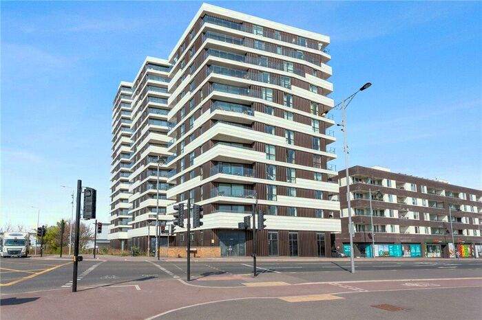 2 Bedroom Apartment To Rent In Beck Square, Leyton, E10