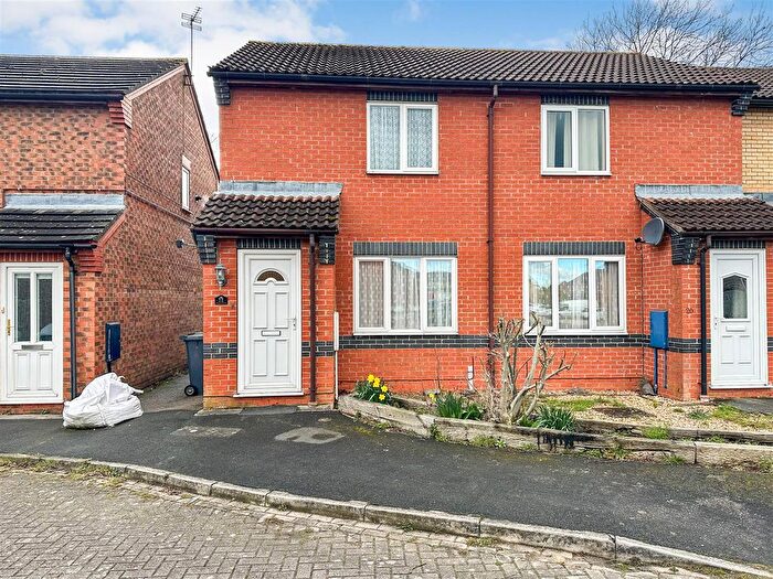 2 Bedroom End Of Terrace House For Sale In Hunters Drive, Metheringham, LN4