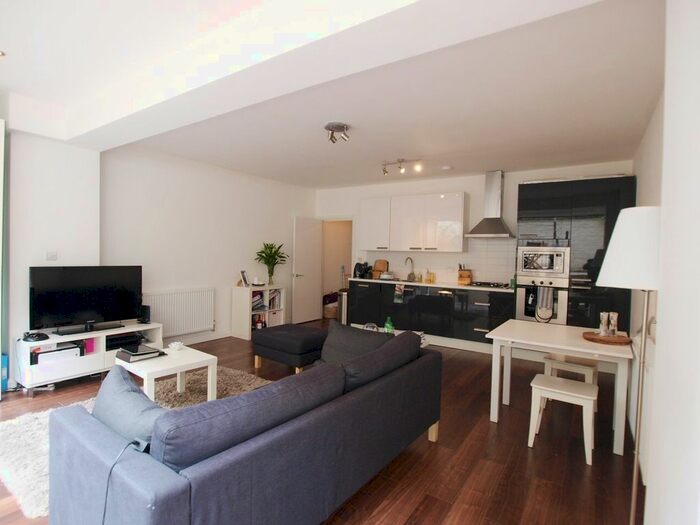 1 Bedroom Flat To Rent In Perham Road, West Kensington, W14