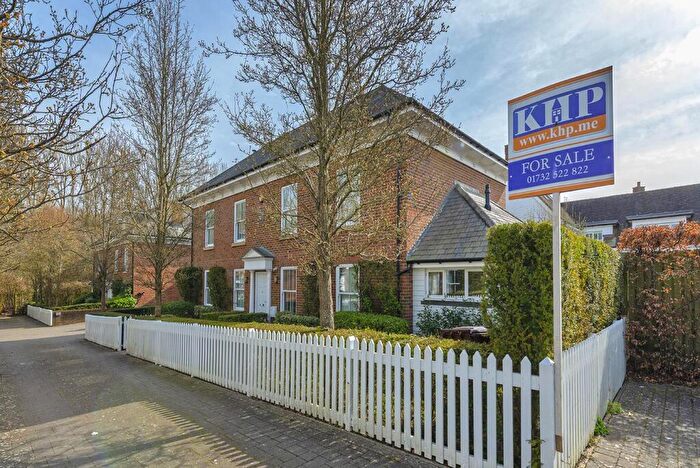 5 Bedroom Detached House For Sale In Shoesmith Lane, Kings Hill, ME19