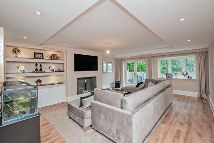 4 Bedroom Detached House For Sale In Pullan Drive, Eccleshill, Bradford, BD2