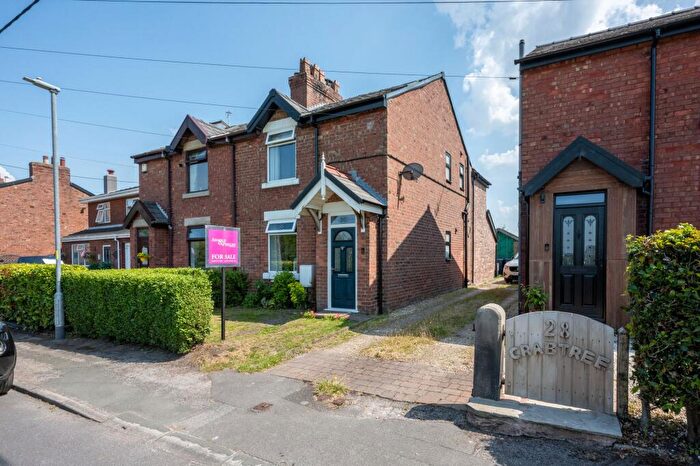 3 Bedroom Semi-Detached House For Sale In Crabtree Lane, Burscough, L40