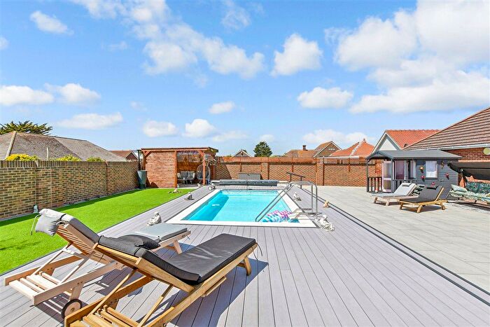 3 Bedroom Detached Bungalow For Sale In The Parade, Greatstone, New Romney, Kent, TN28