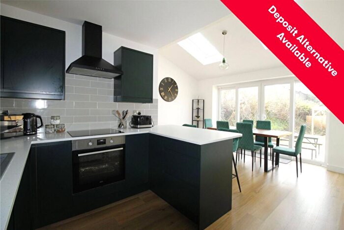 3 Bedroom End Of Terrace House To Rent In Hall Street, Bristol, Somerset, BS3