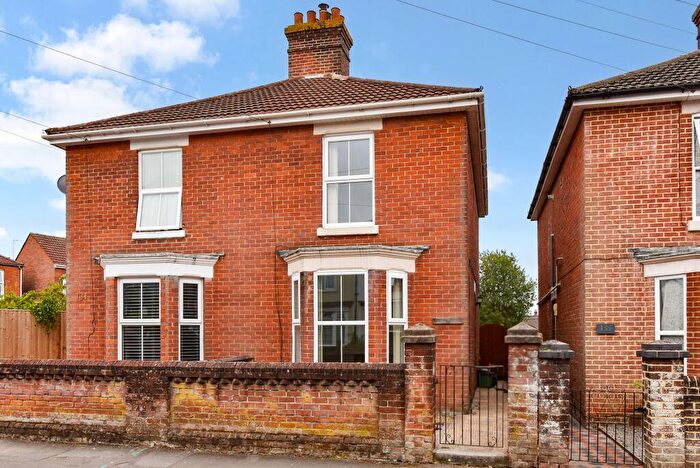 3 Bedroom Semi-Detached House For Sale In Gordon Road, Fareham, PO16