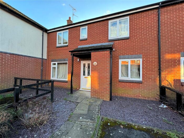3 Bedroom Terraced House To Rent In Lydford Close, Farnborough, GU14