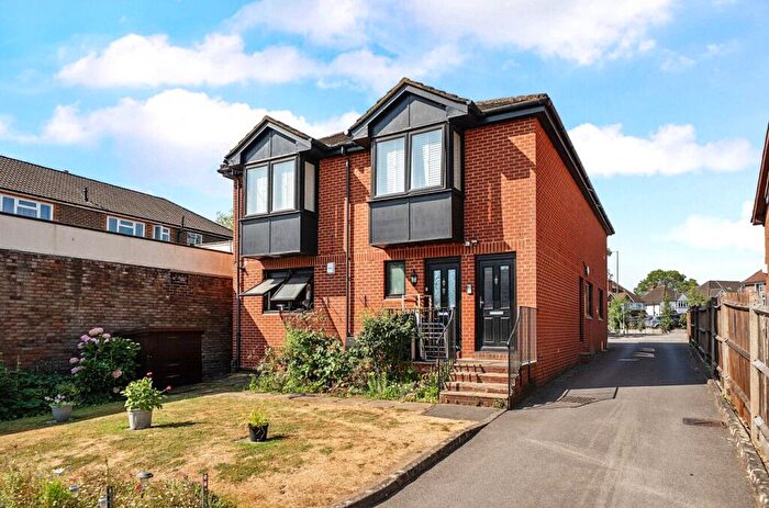 1 Bedroom Flat For Sale In Worplesdon Road, Guildford, Surrey, GU2