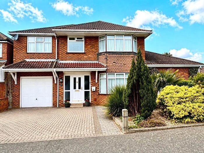 5 Bedroom Detached House For Sale In Hillview Crescent, Warden Hills, Luton, Bedfordshire, LU2
