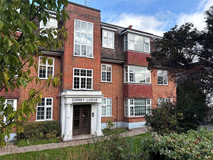 3 Bedroom Flat For Sale In Surrey Road, Bournemouth, Dorset, BH4