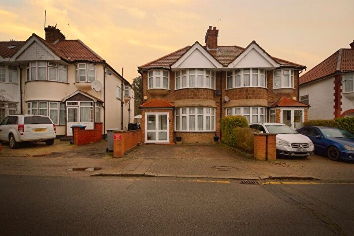 4 Bedroom Semi-Detached House For Sale In Chestnut Grove, Wembley, HA0